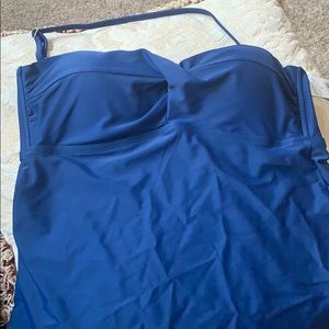 Catalina Navy Tankini Top size large NWT